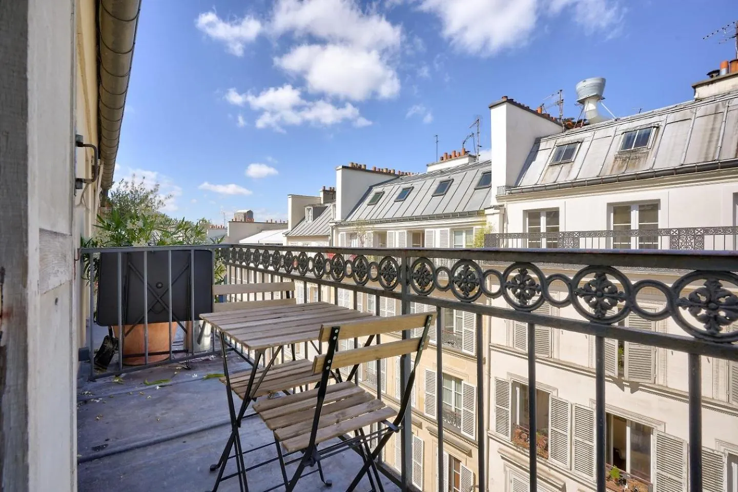 Stunning 1Br Flat With Balcony Near Metro Station Apartamento Paris