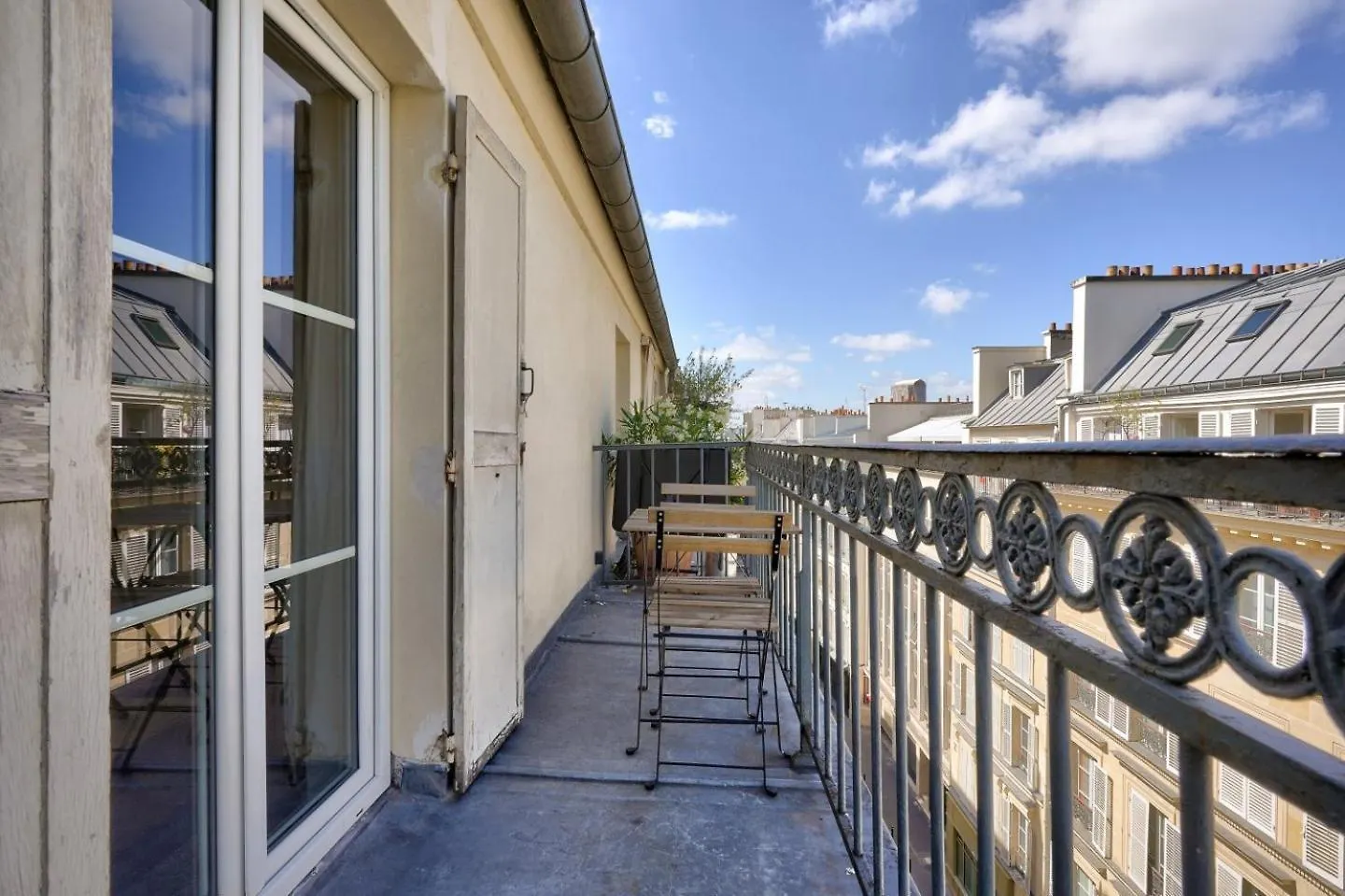 Stunning 1Br Flat With Balcony Near Metro Station Apartamento Paris