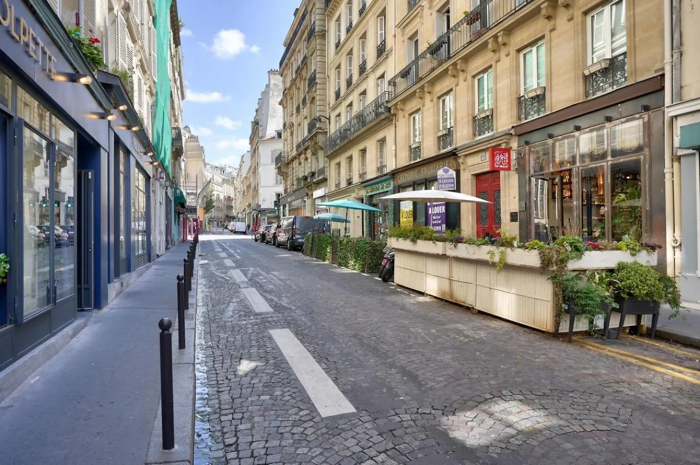 Appartamento Stunning 1Br Flat With Balcony Near Metro Station Parigi