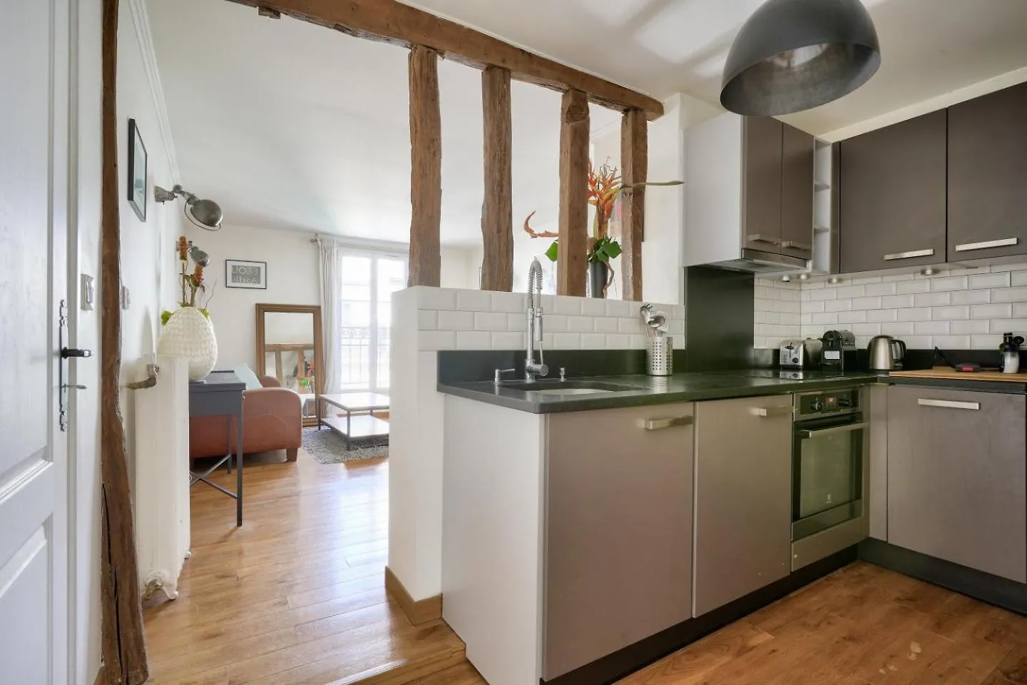 Appartamento Stunning 1Br Flat With Balcony Near Metro Station Parigi 0*,  Francia