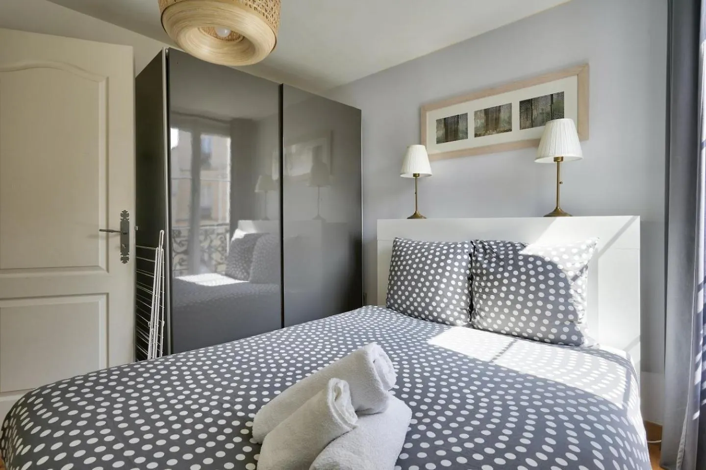 Stunning 1Br Flat With Balcony Near Metro Station Apartamento Paris