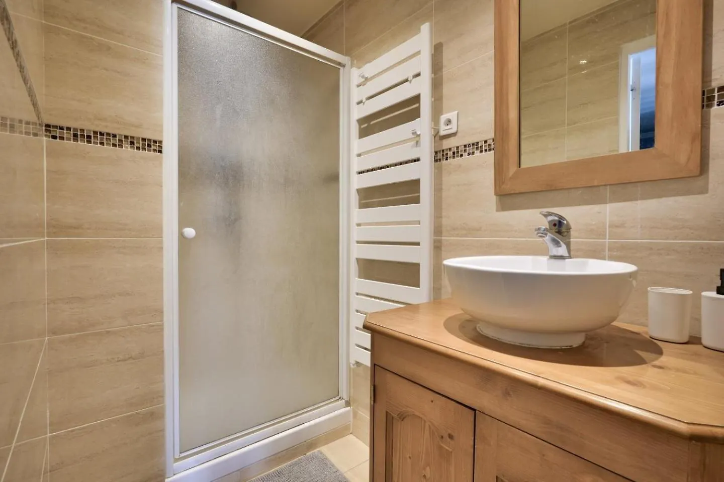 Stunning 1Br Flat With Balcony Near Metro Station Apartamento Paris