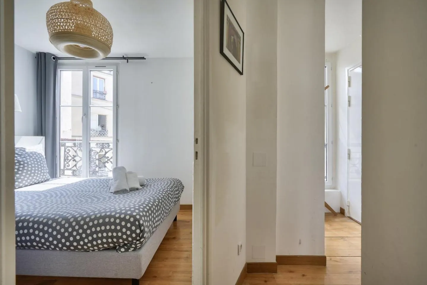 Appartamento Stunning 1Br Flat With Balcony Near Metro Station Parigi