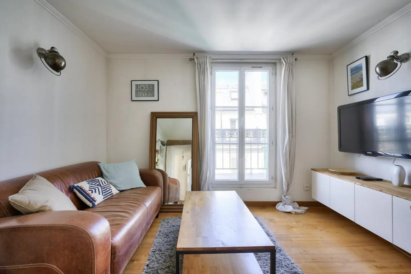 Appartamento Stunning 1Br Flat With Balcony Near Metro Station Parigi 0*,  Francia